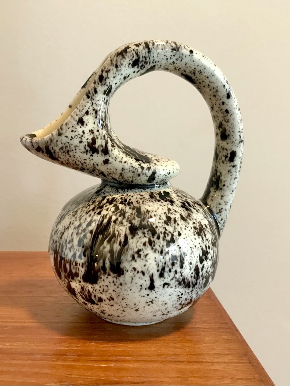 Rare MCM Art Pottery Ceramic Pitcher Ewer Black White Spatter Glaze 6” EUC